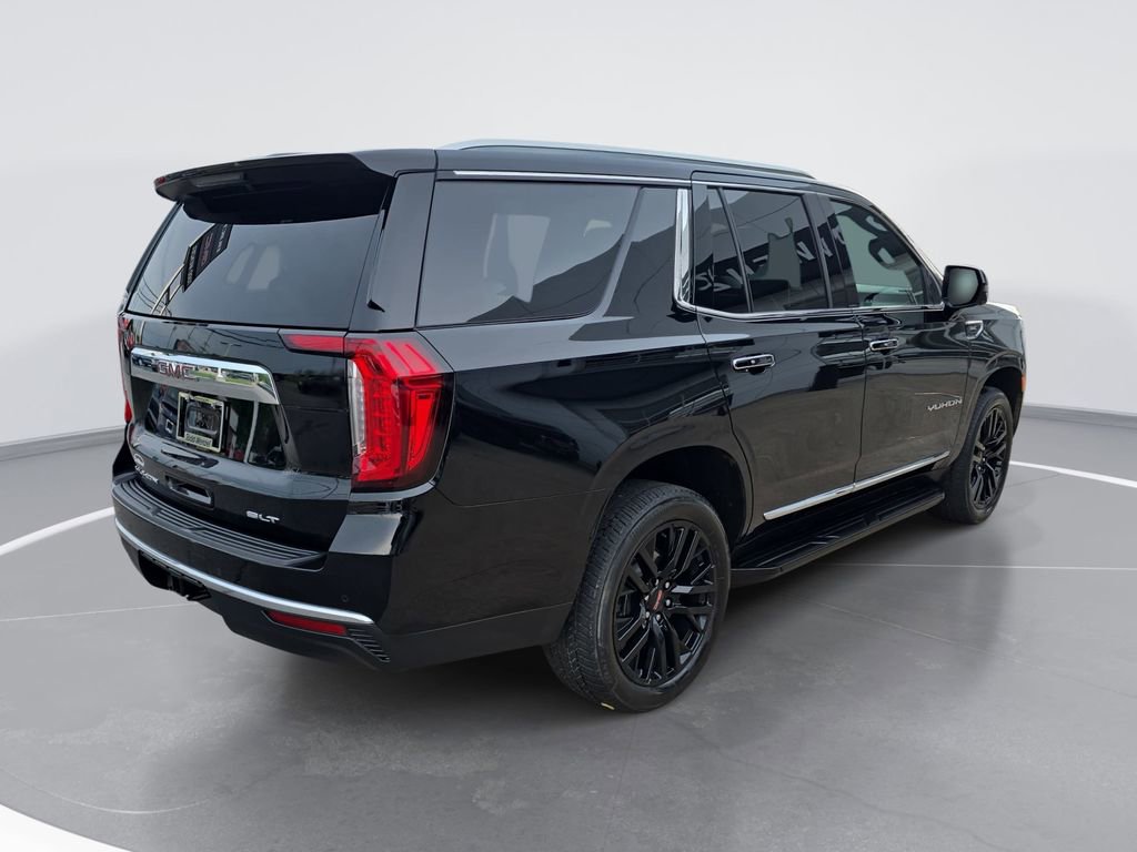 Certified 2024 GMC Yukon SLT w/ SLT Luxury Package AWD/4WD image 3