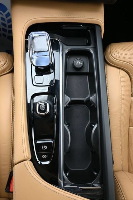 Used 2024 Volvo XC90 B6 Ultimate w/ Protection Package Premier AWD/4WD image 12