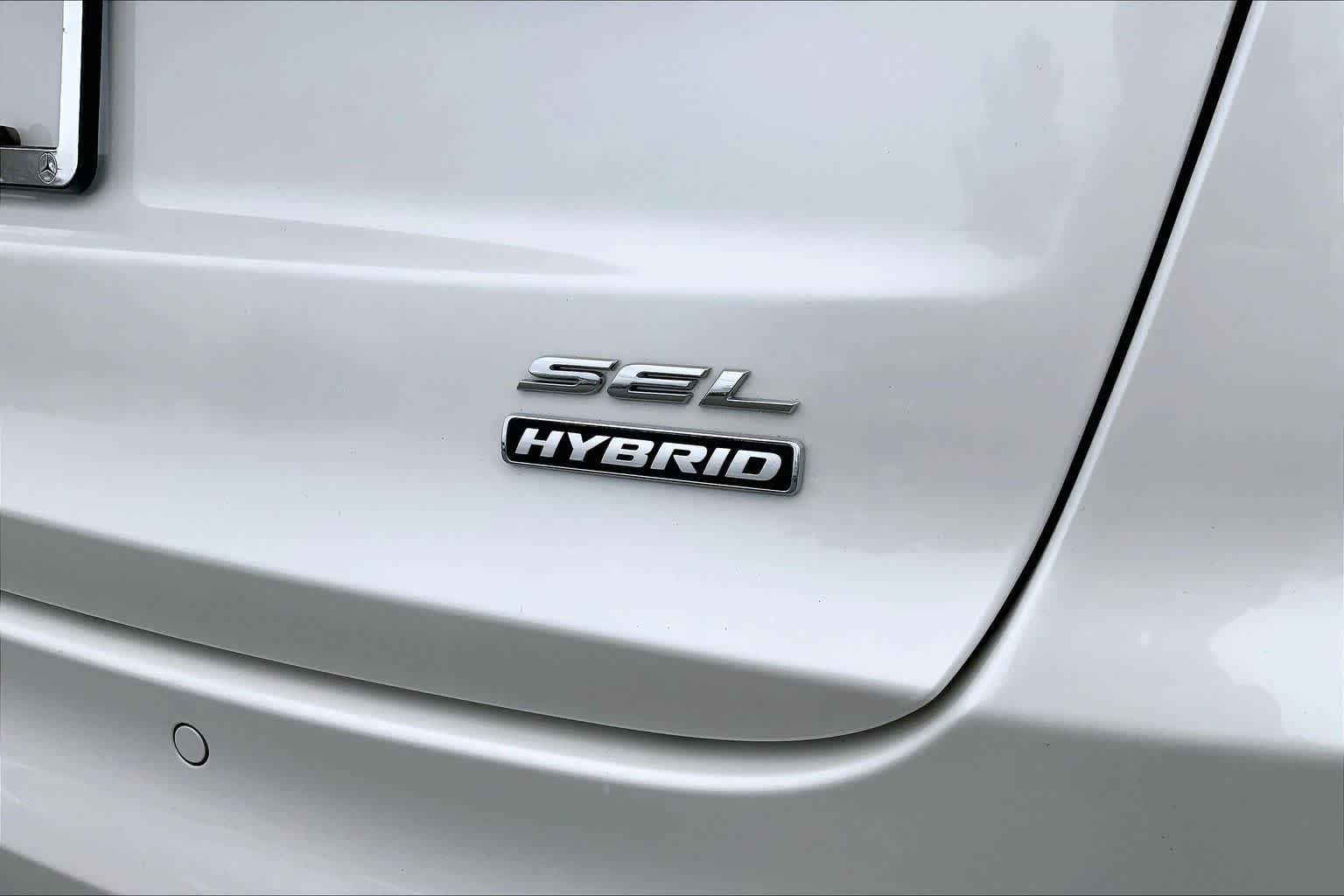 Used 2020 Ford Fusion SEL FWD image 31