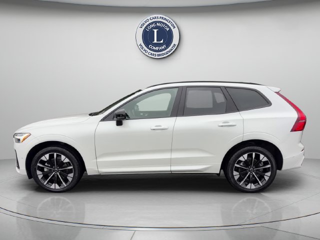 Certified 2026 Volvo XC60 B5 Plus AWD/4WD image 2