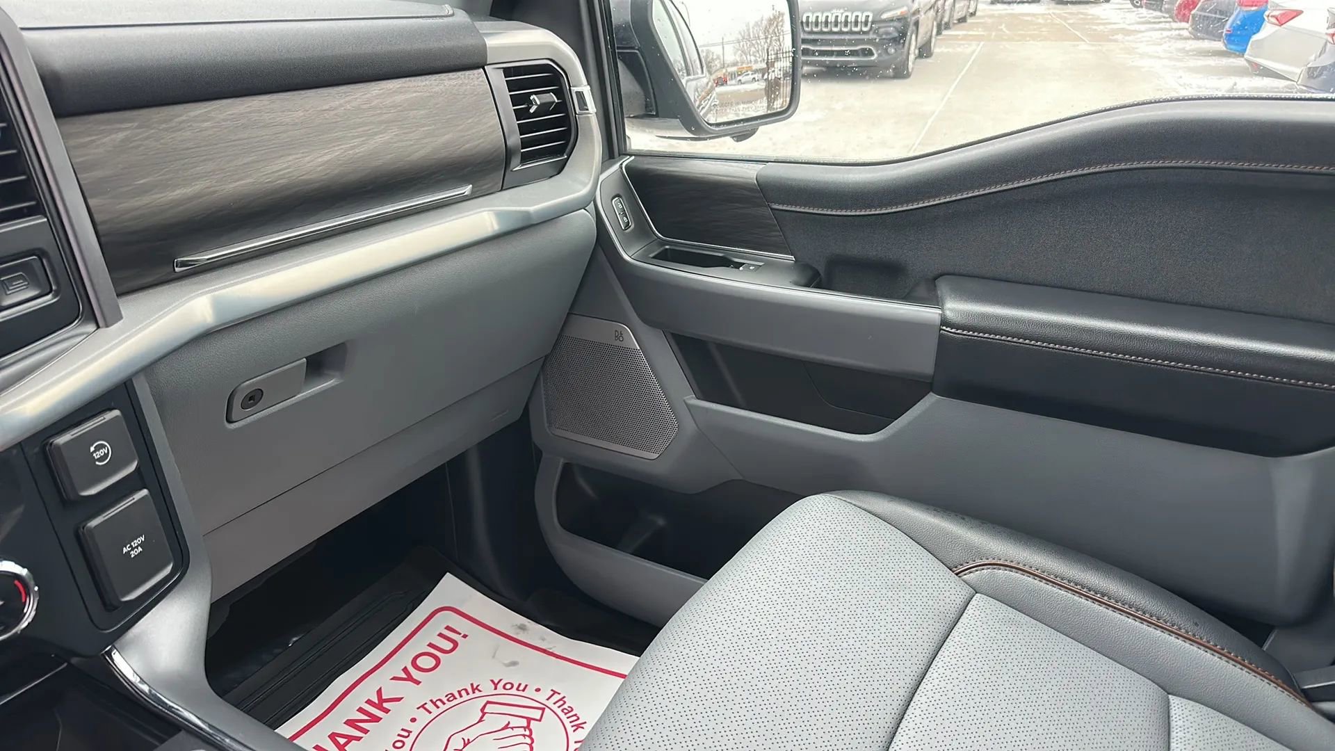 Used 2025 Ford F150 Lariat w/ Equipment Group 501A Mid image 17