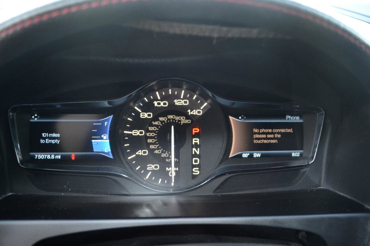 Used 2015 Lincoln MKX AWD w/ Equipment Group 102A image 17