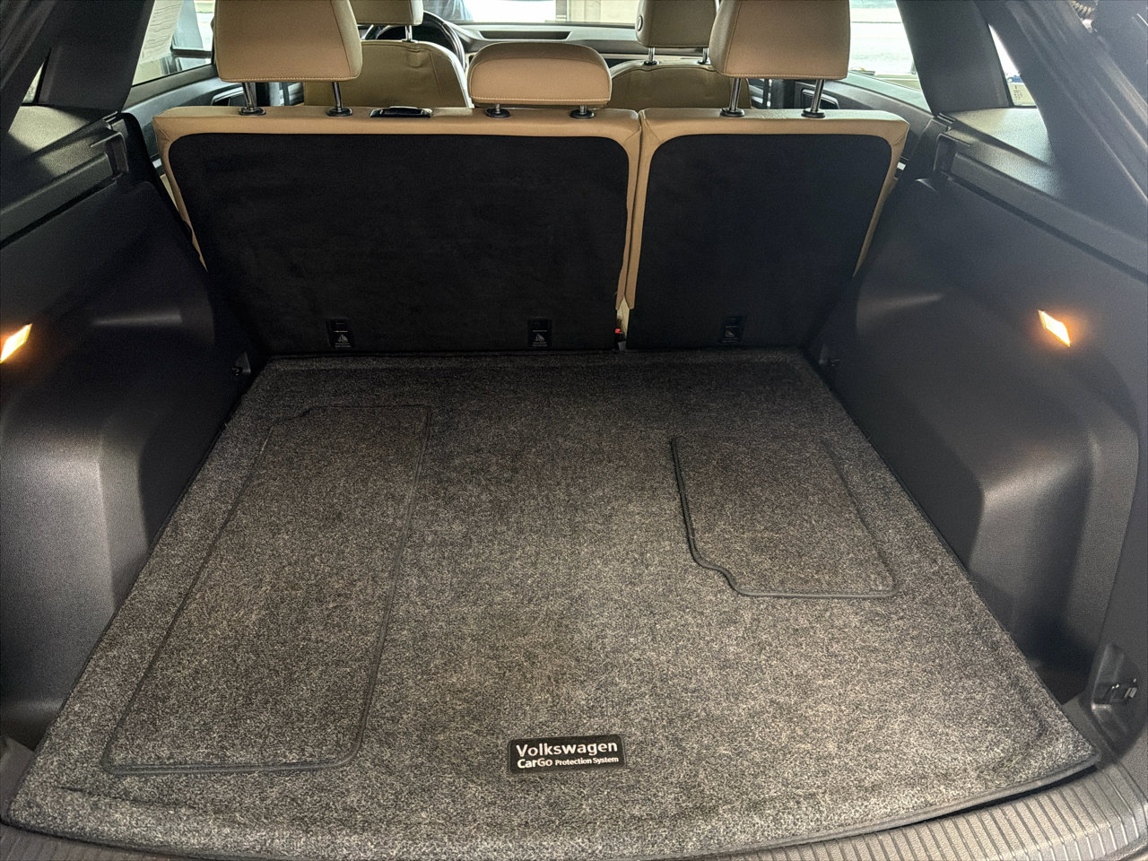 Used 2020 Volkswagen Atlas Cross Sport SEL image 21