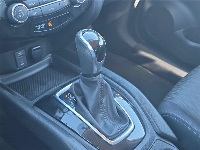 Used 2017 Nissan Rogue SV FWD image 12