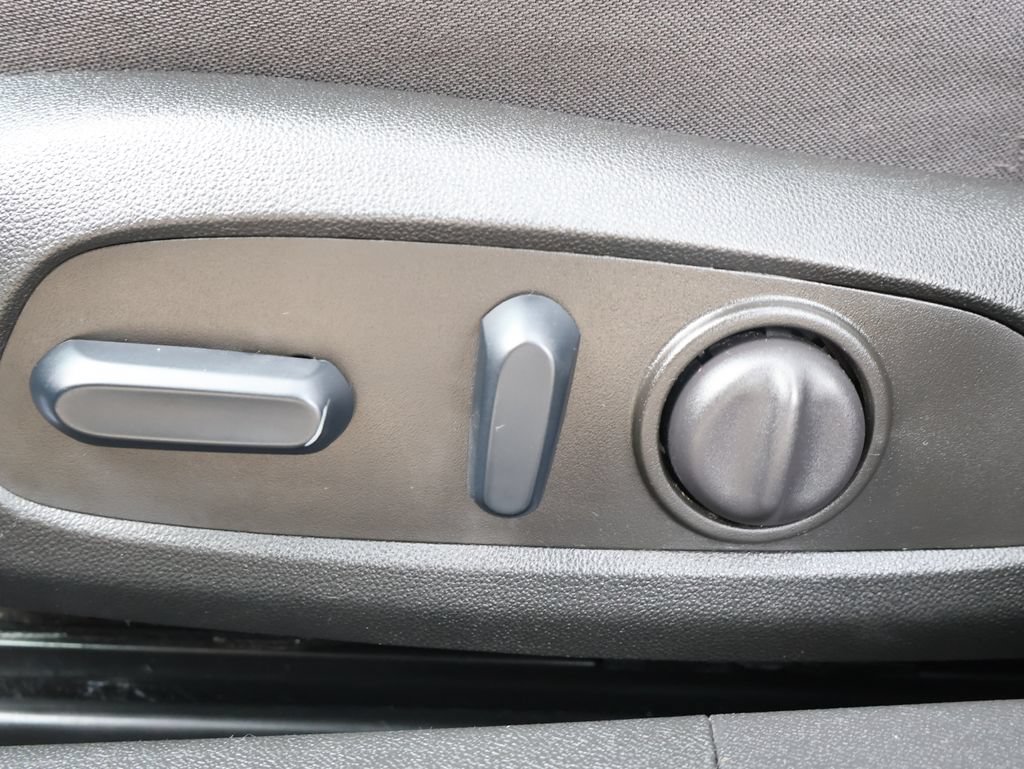 Certified 2025 Chevrolet Malibu LT FWD image 13