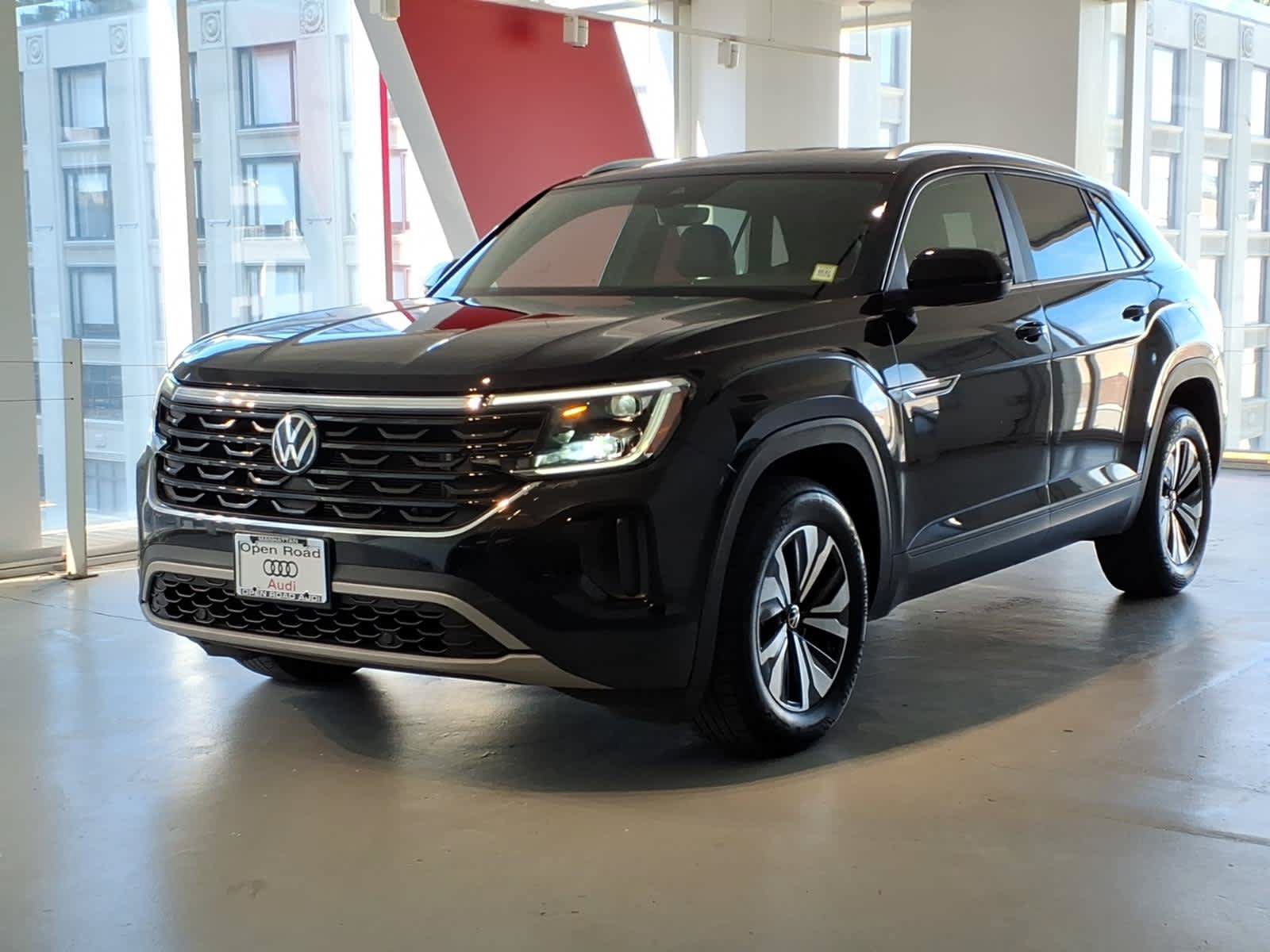 Used 2024 Volkswagen Atlas Cross Sport SE FWD image 1