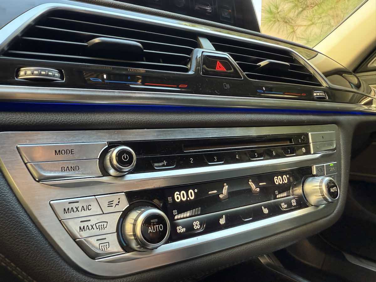 Used 2016 BMW 740i image 47