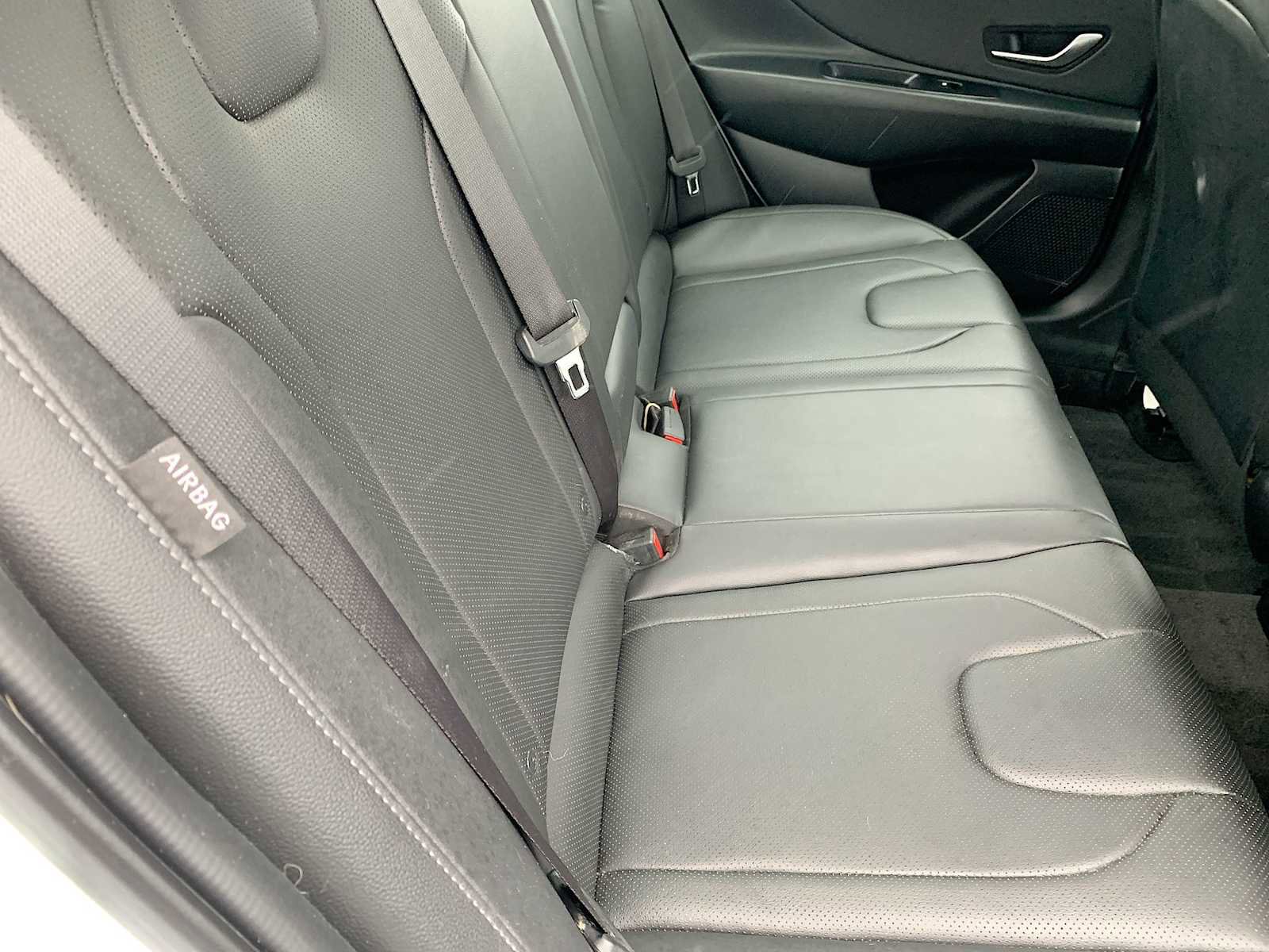 Used 2025 Hyundai Elantra Limited image 27