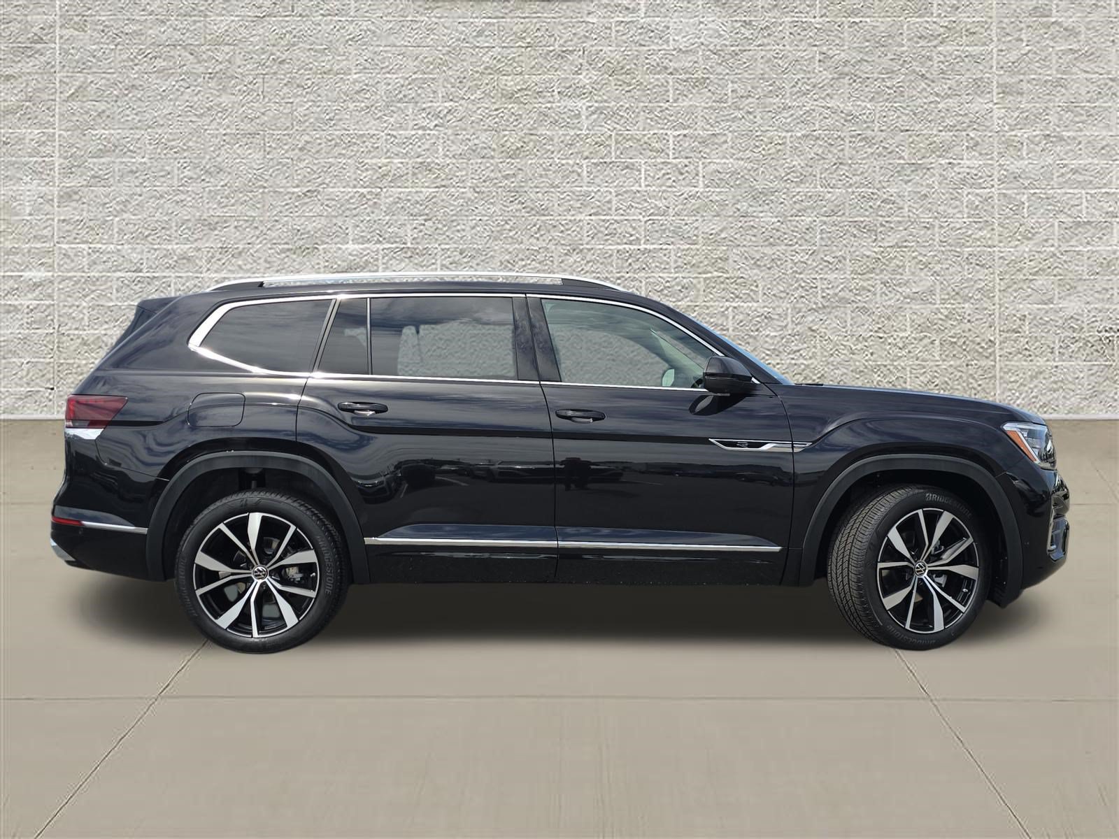 New 2026 Volkswagen Atlas SEL Premium R-Line AWD/4WD image 8