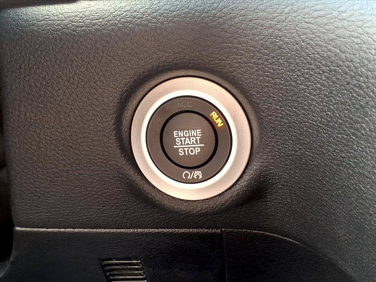 New 2026 Chrysler Pacifica Select FWD image 13