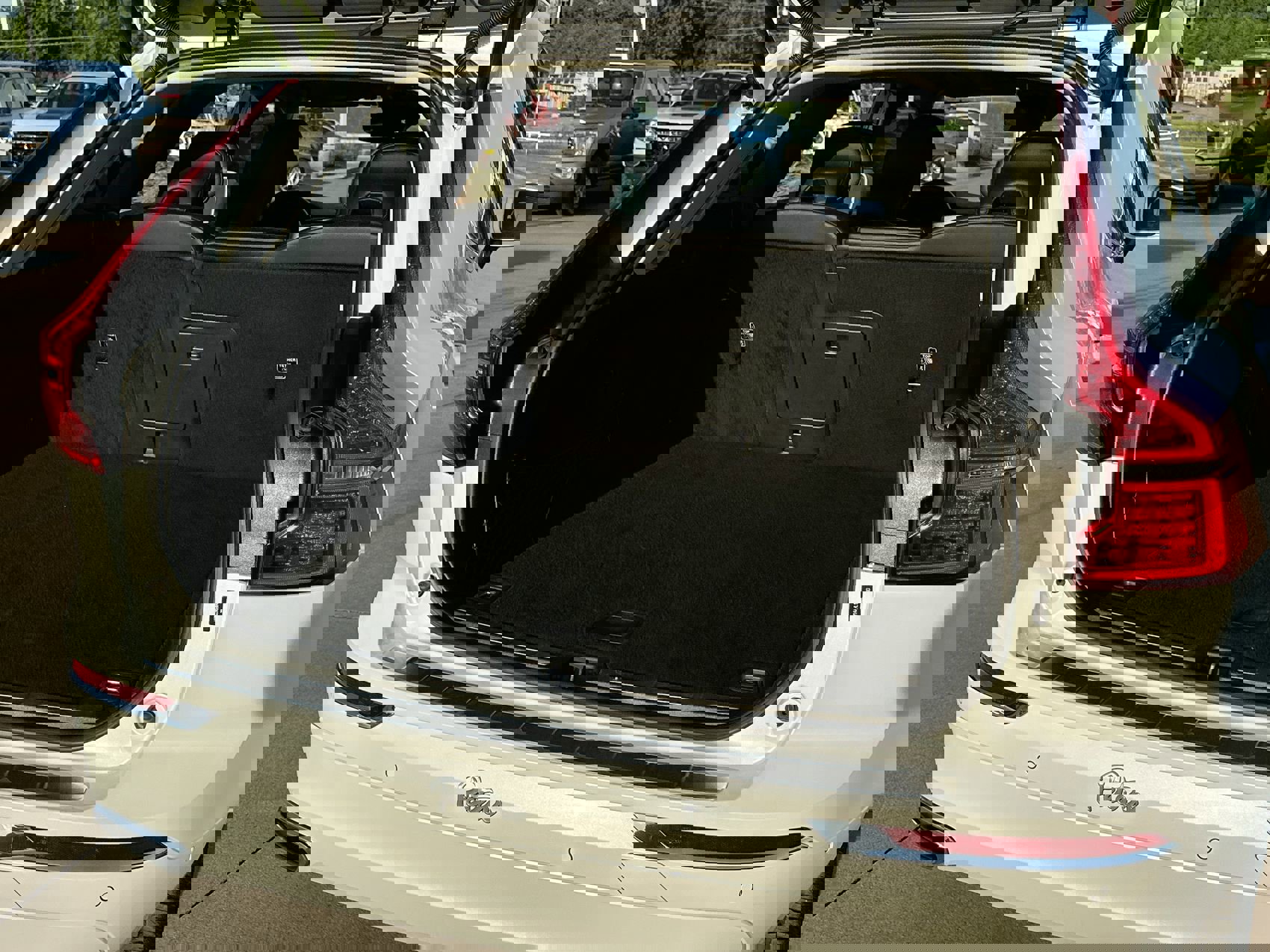 Used 2020 Volvo XC60 T6 Inscription w/ Protection Package Premier image 22