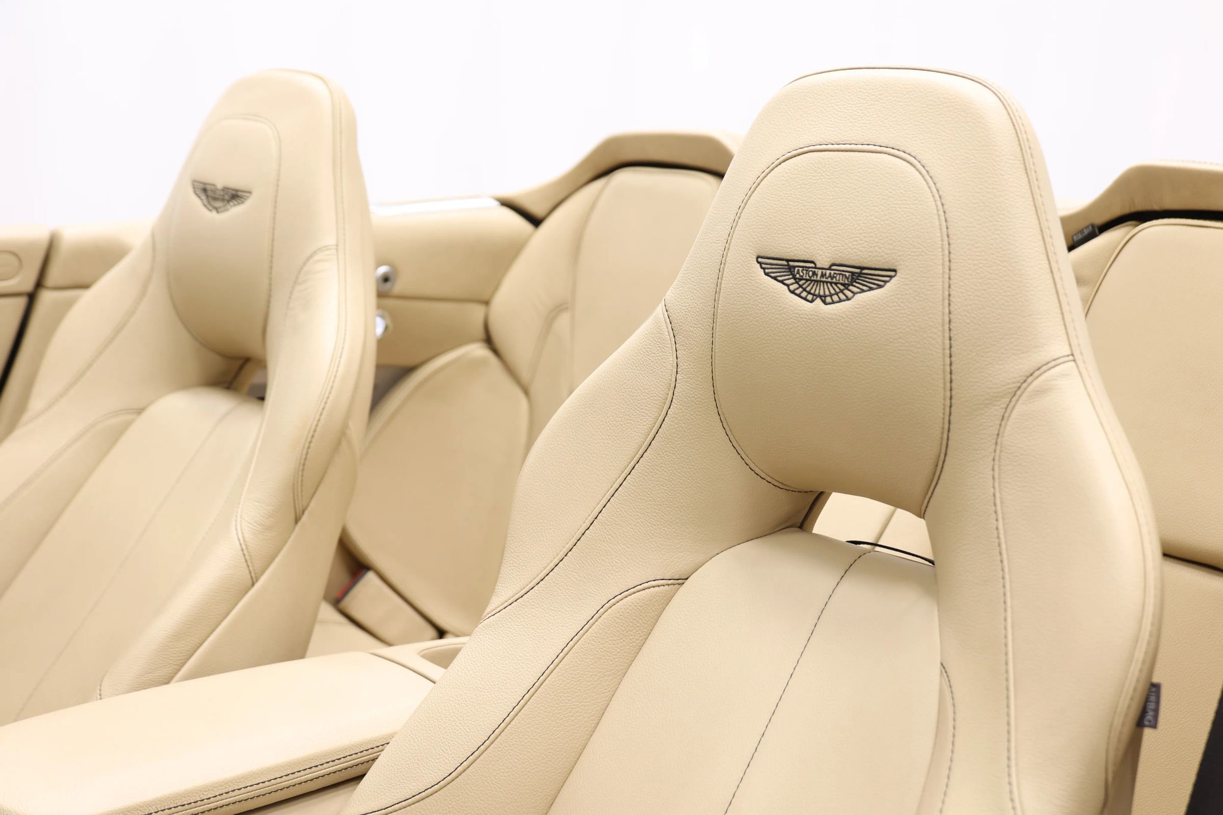 Used 2016 Aston Martin Vanquish Volante RWD image 17