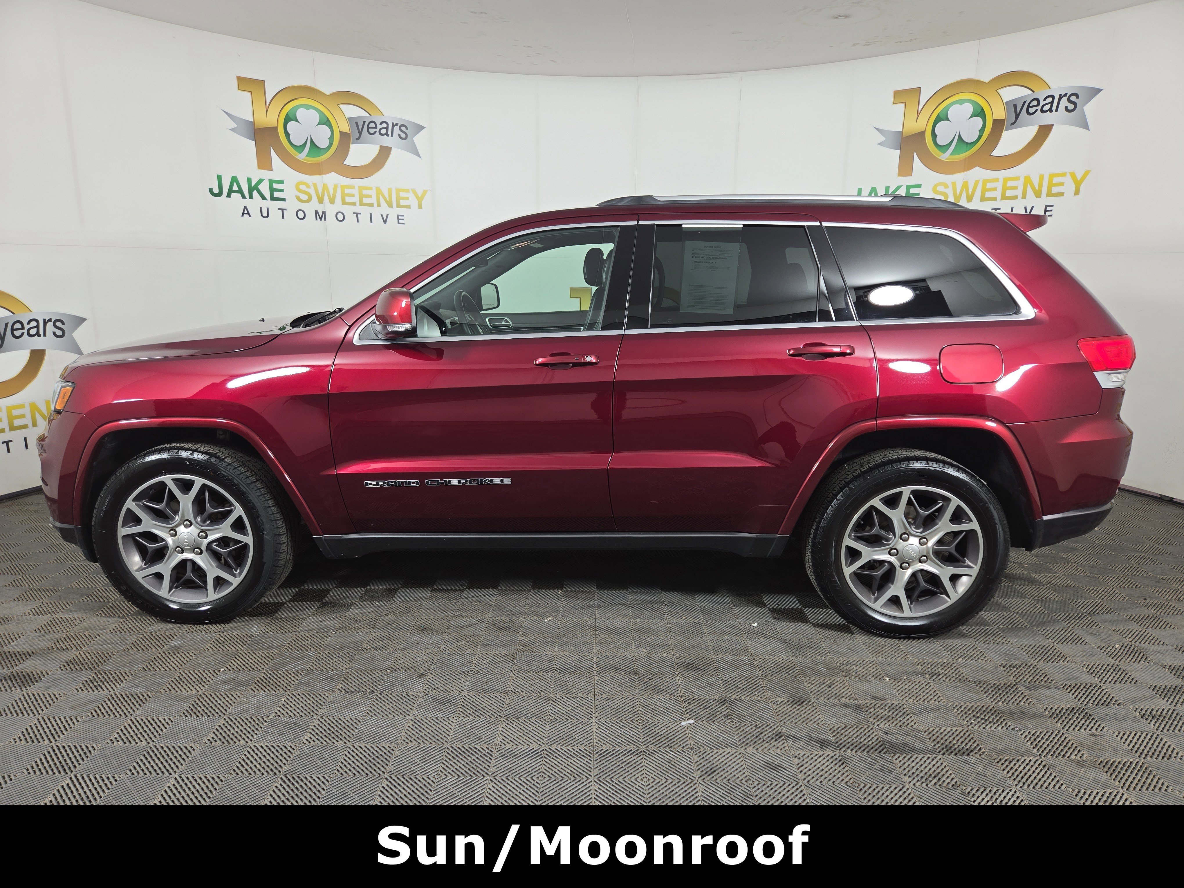 Used 2018 Jeep Grand Cherokee Limited AWD/4WD image 5