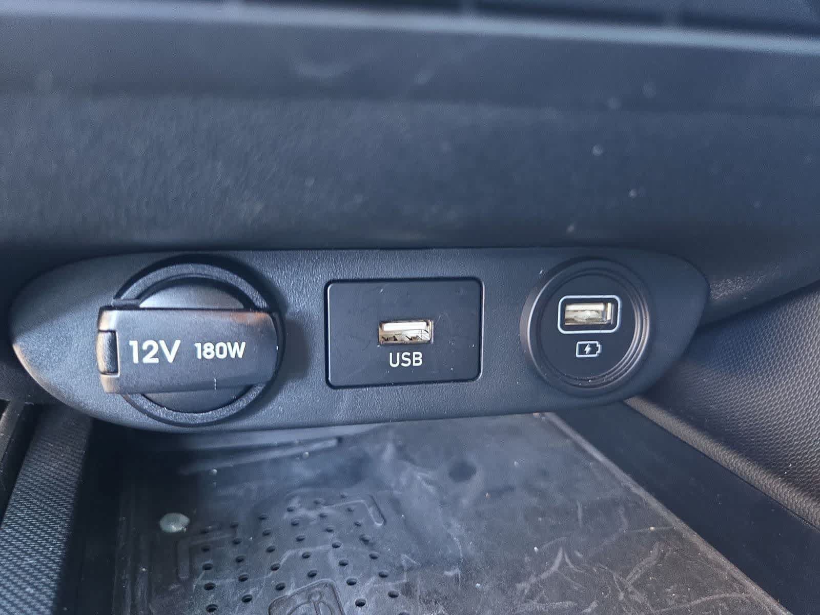 Used 2023 Hyundai Elantra Limited FWD image 31