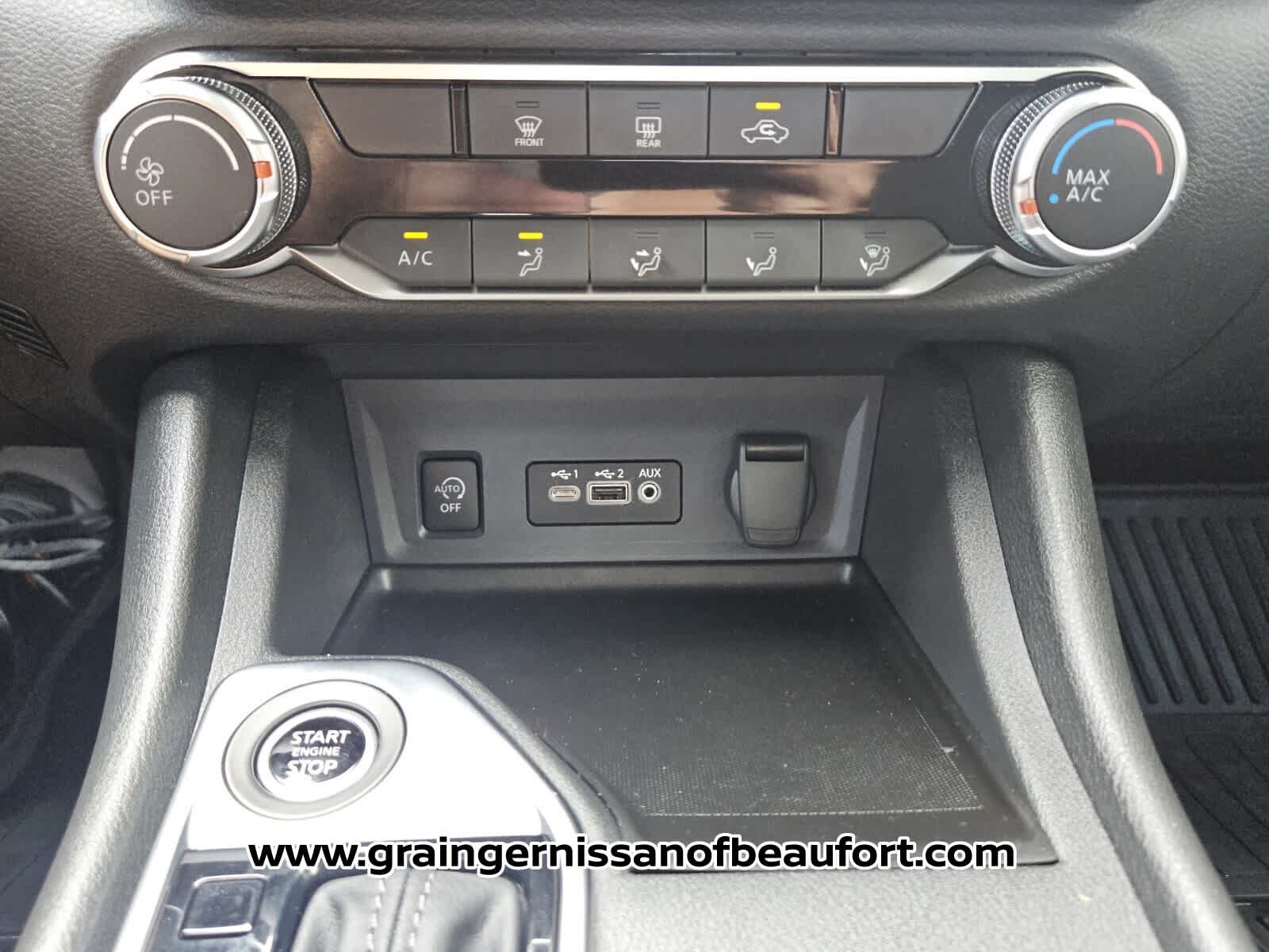 Used 2025 Nissan Sentra SV FWD image 10