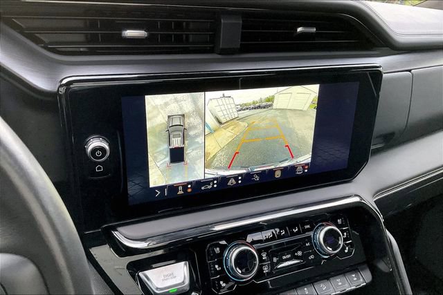 Used 2023 Chevrolet Suburban Premier image 11