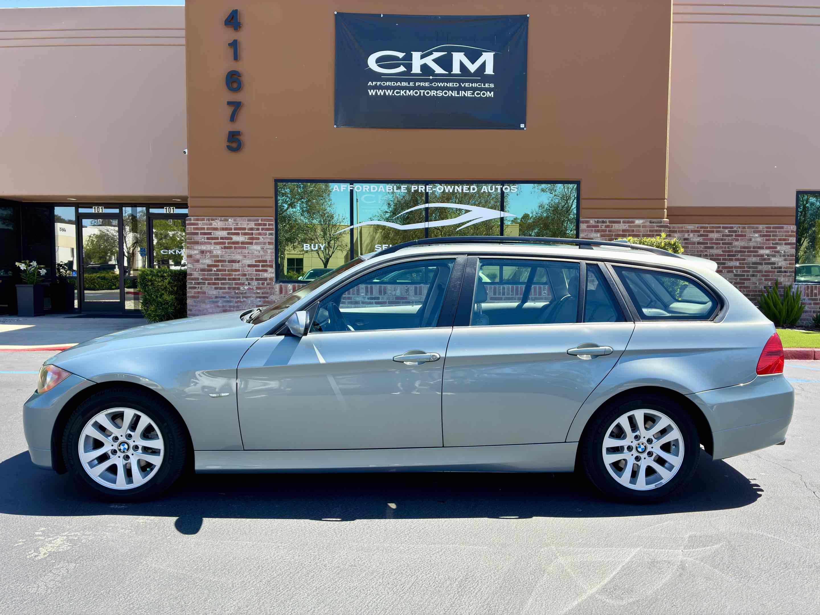 Used 2007 BMW 328i Wagon RWD image 3