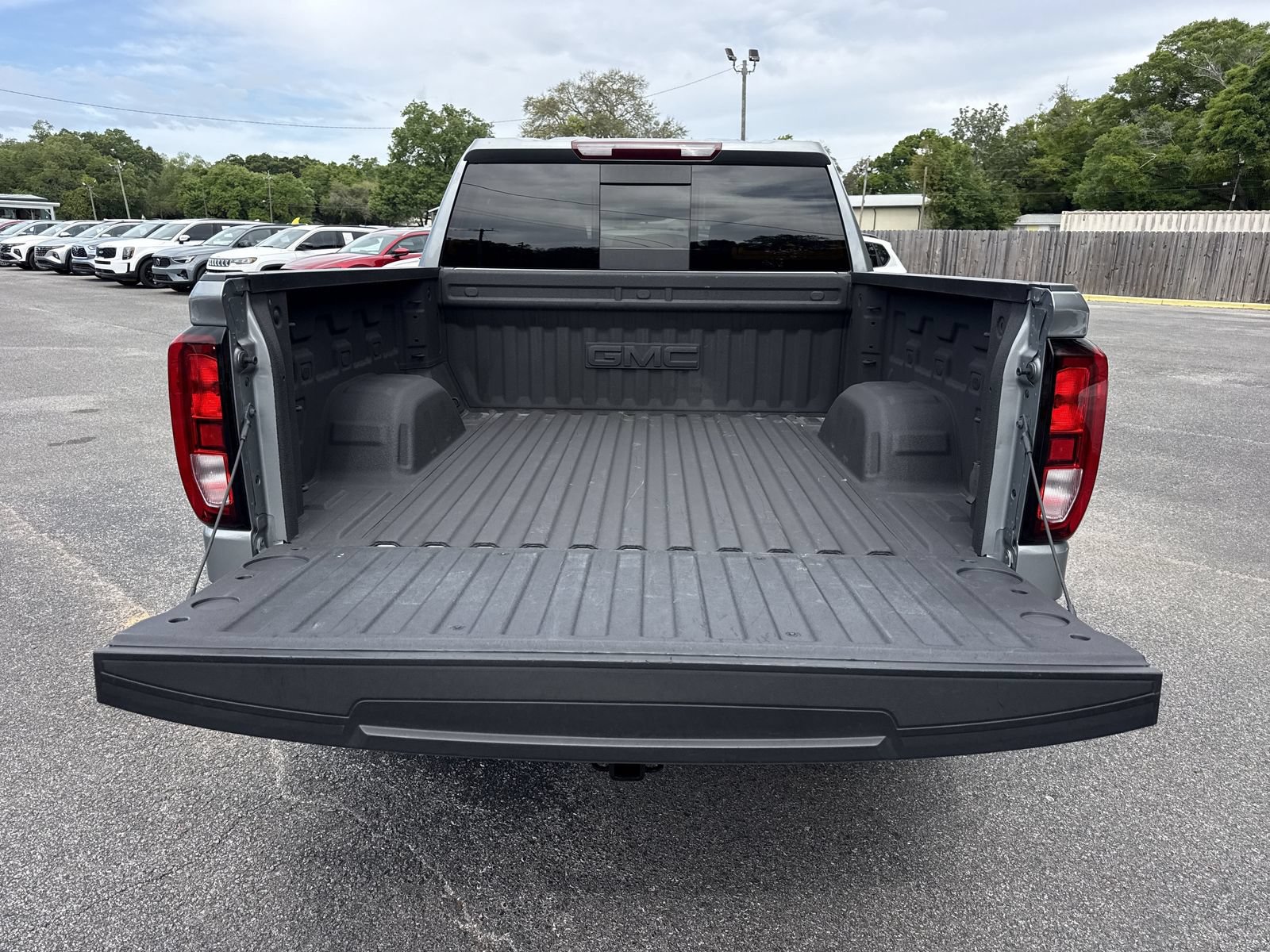 Used 2024 GMC Sierra 1500 Elevation w/ Elevation Premium Package AWD/4WD image 32