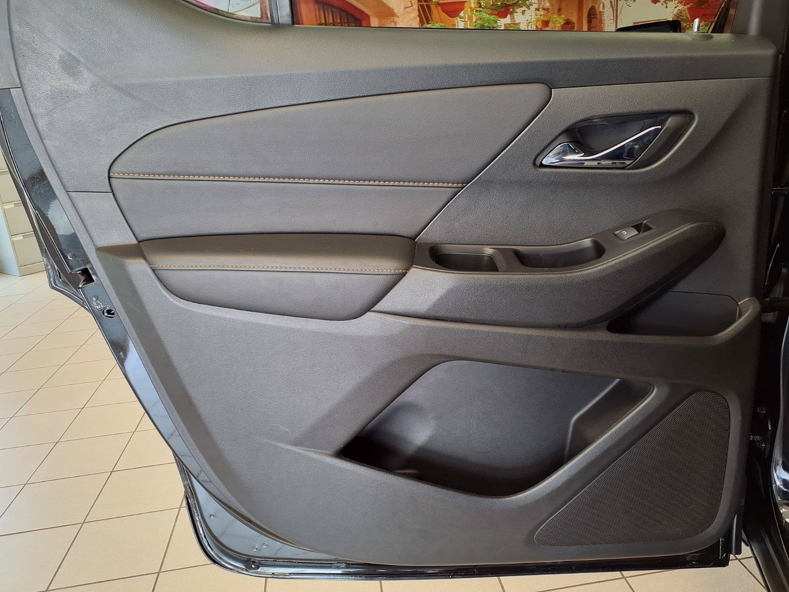 Used 2019 Chevrolet Traverse LT FWD image 18
