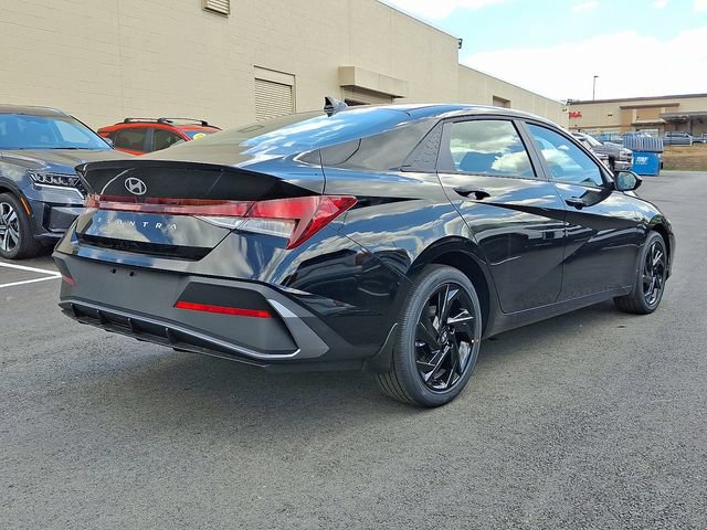 New 2026 Hyundai Elantra Sport FWD image 4
