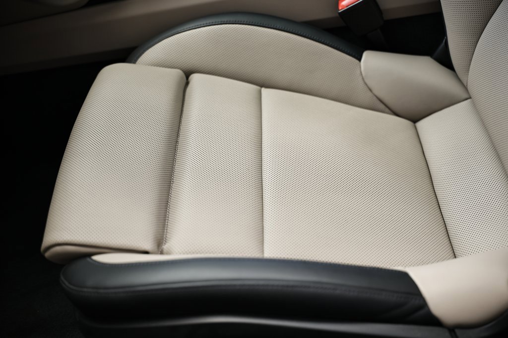 Certified 2025 Porsche 911 Carrera 4 GTS image 27