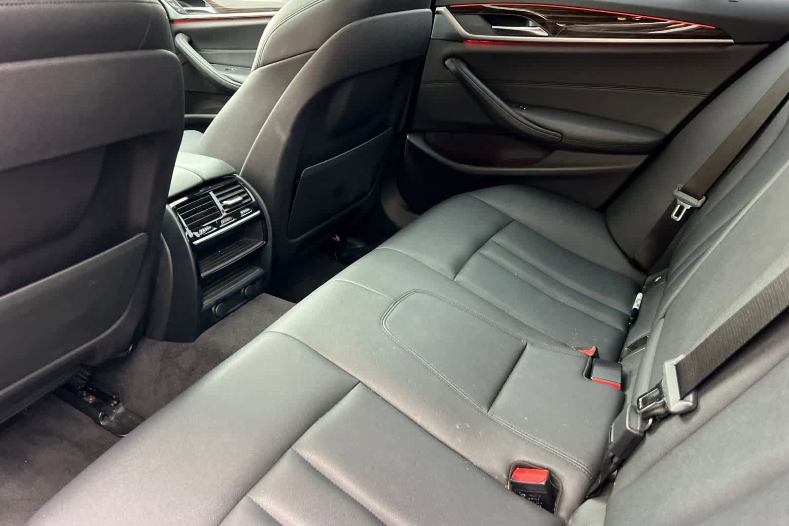 Used 2018 BMW 530e w/ Premium Package 2 image 5