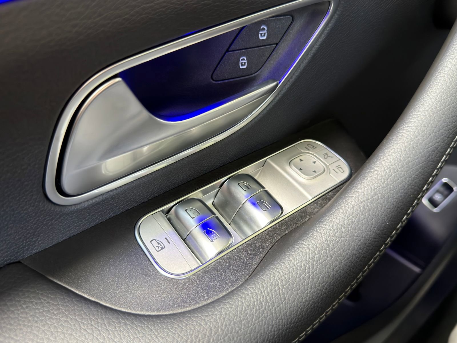 Used 2026 Mercedes-Benz GLS 580 4MATIC image 23