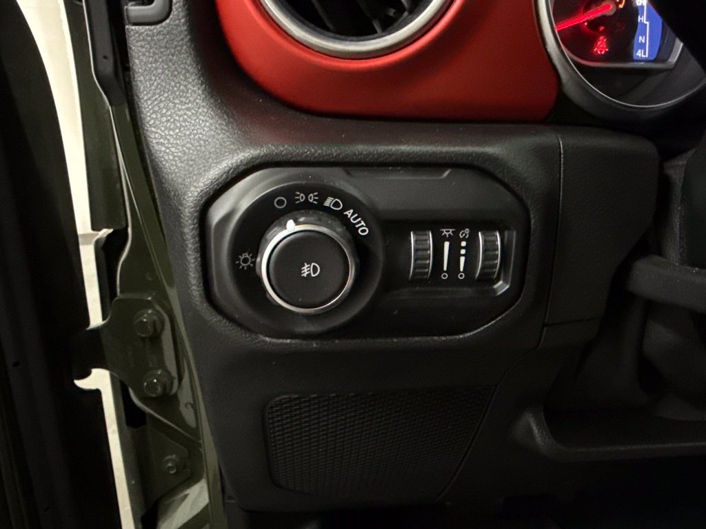 Used 2020 Jeep Wrangler Unlimited Rubicon AWD/4WD image 16