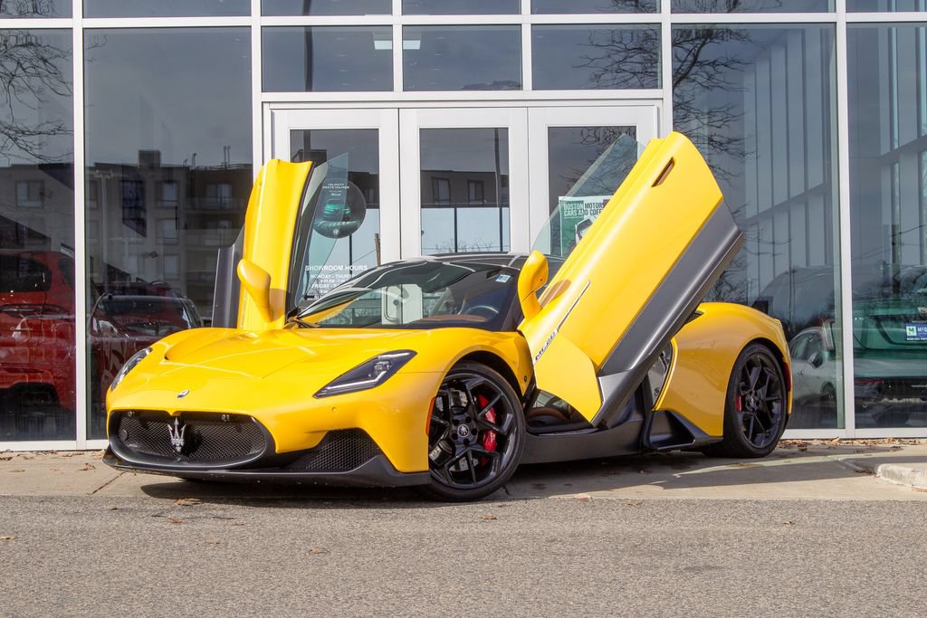 Used 2022 Maserati MC20 Coupe RWD image 2