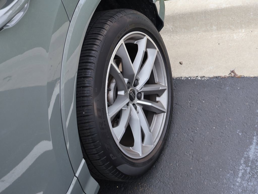 Used 2024 Audi Q3 2.0T Premium Plus image 23