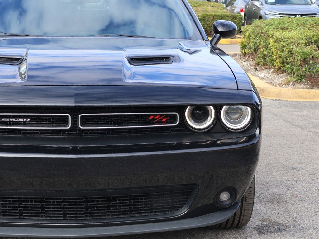 Used 2017 Dodge Challenger R/T image 9