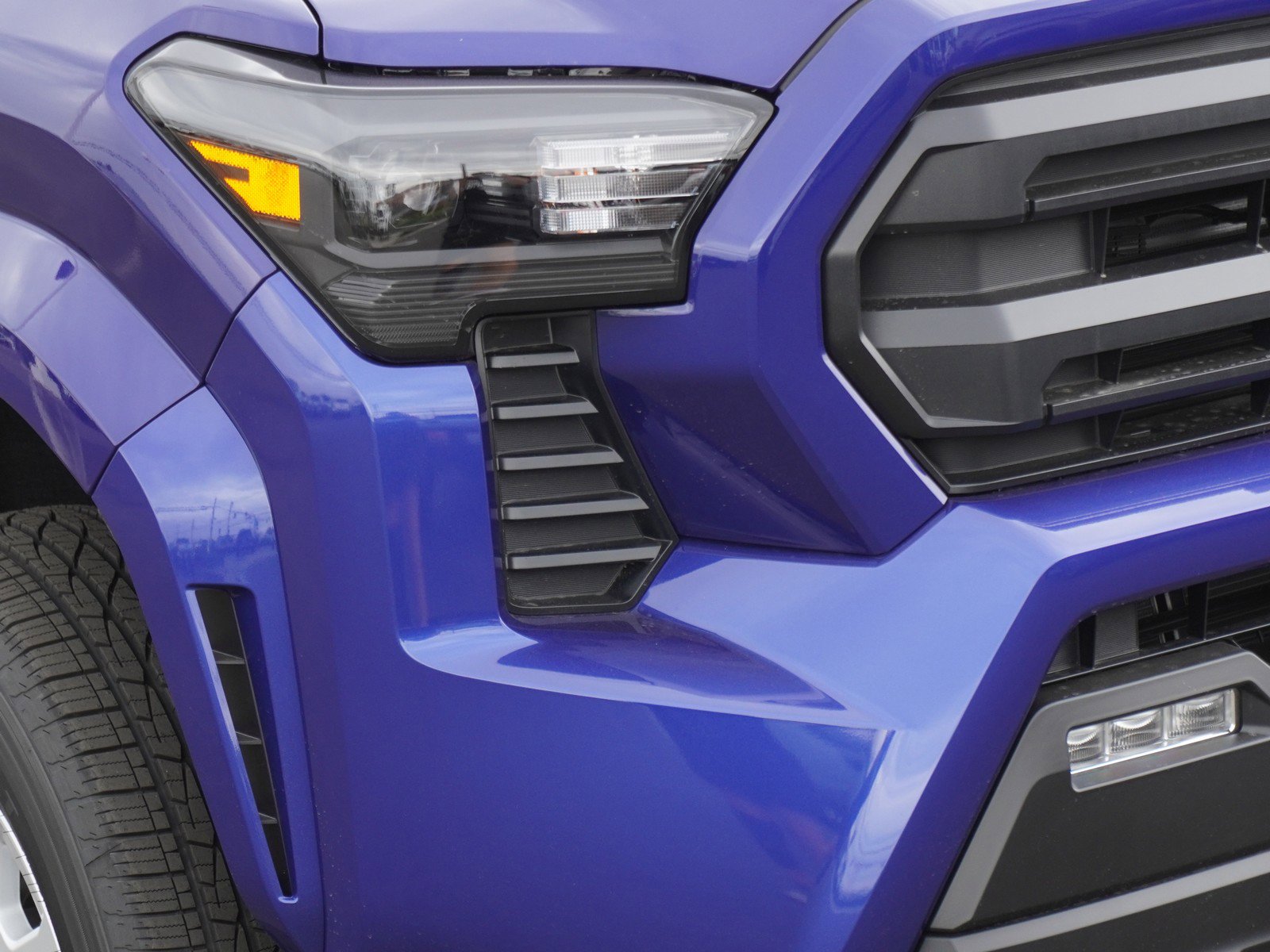 New 2025 Toyota Tacoma SR5 image 3