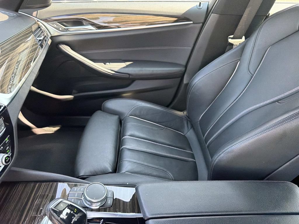 Used 2018 BMW 530e RWD image 16