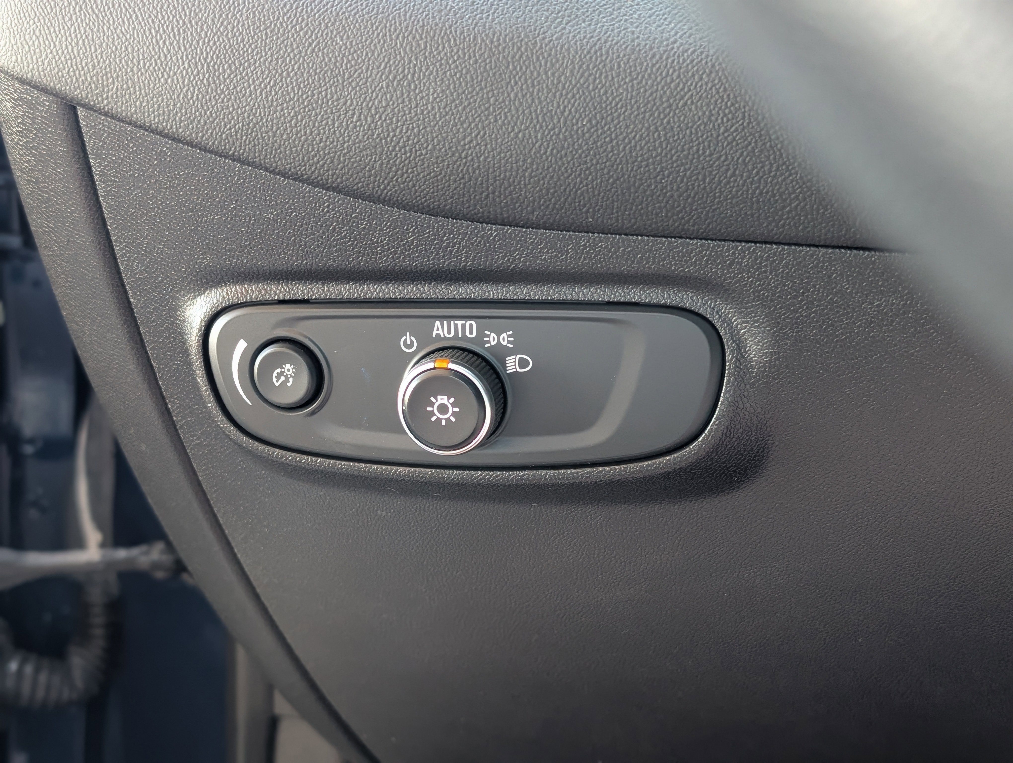 Used 2022 Chevrolet Equinox LT w/ LPO, Floor Liner Package image 24