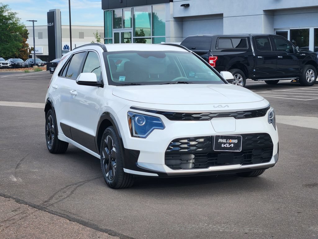 Certified 2023 Kia Niro Wind w/ Wind Preserve Package FWD image 3