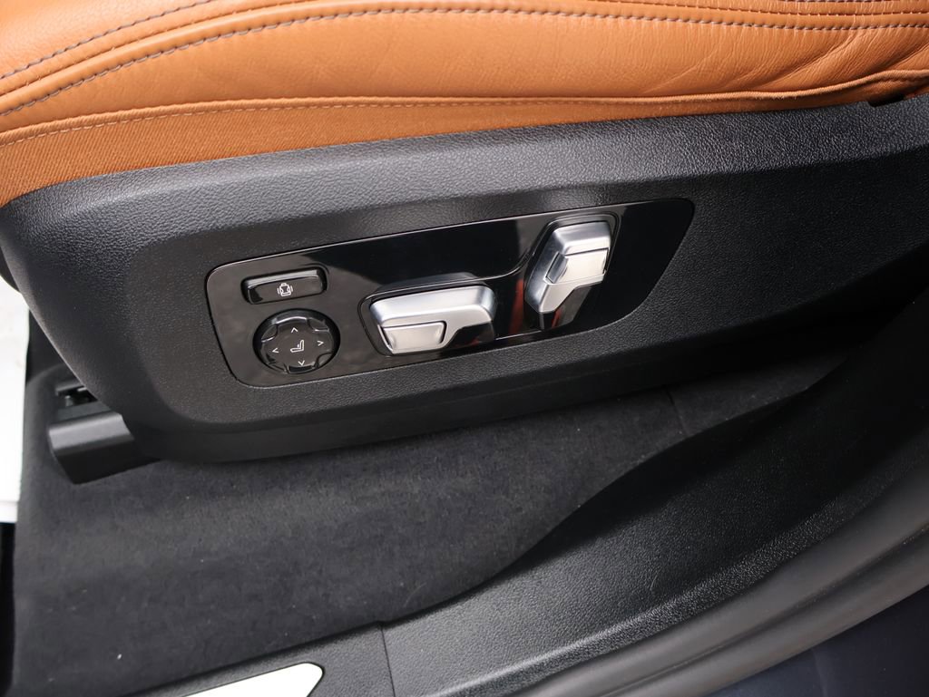 Used 2022 BMW X5 xDrive45e w/ Luxury Seating Package image 23