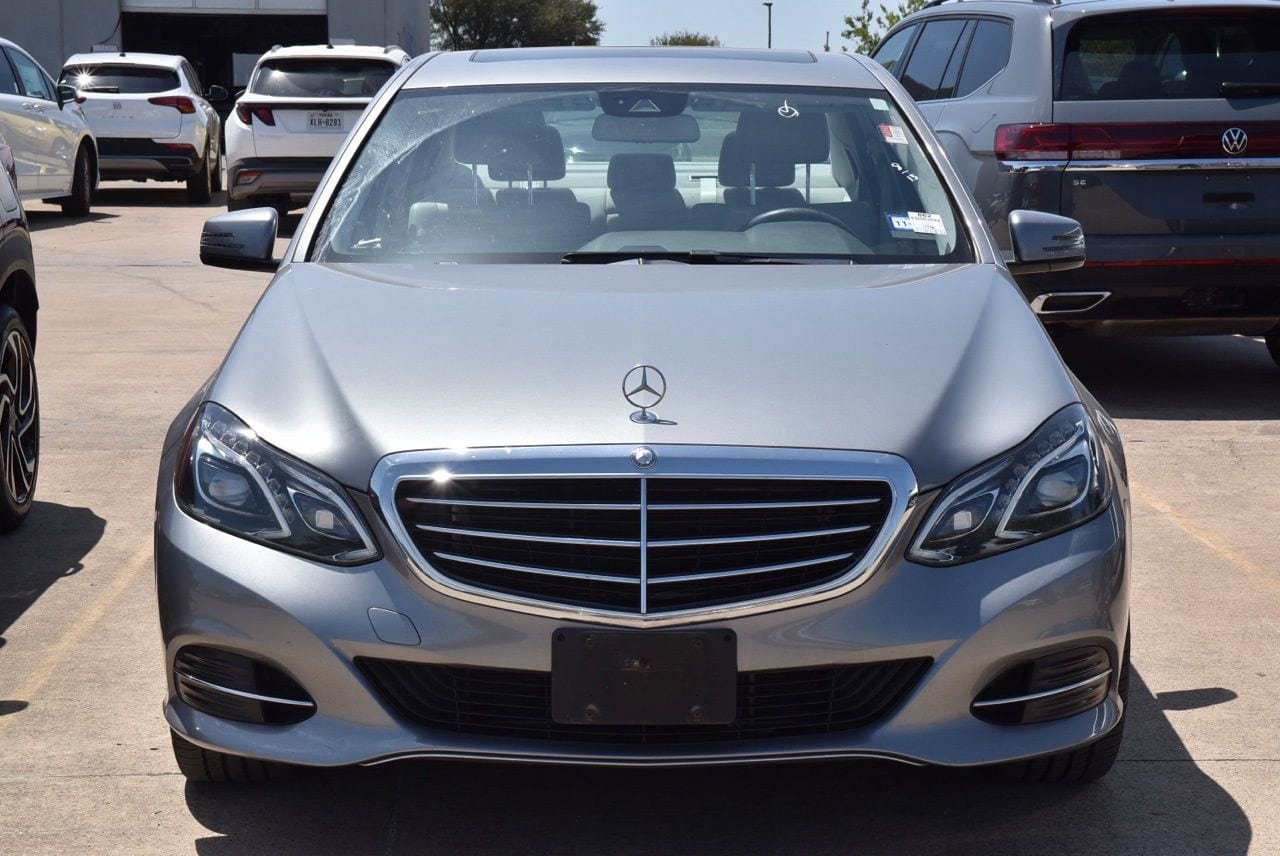 Used 2014 Mercedes-Benz E 350 4MATIC Sedan image 3