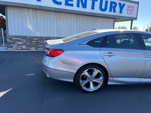Used 2018 Honda Accord Touring image 17