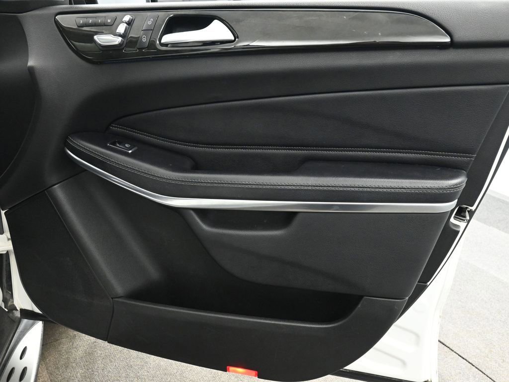 Used 2018 Mercedes-Benz GLS 550 4MATIC w/ Driver Assistance Package image 20
