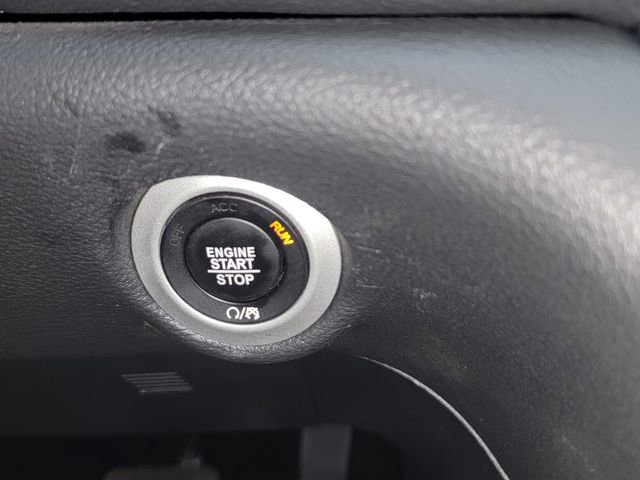 Used 2025 Chrysler Pacifica Limited image 18