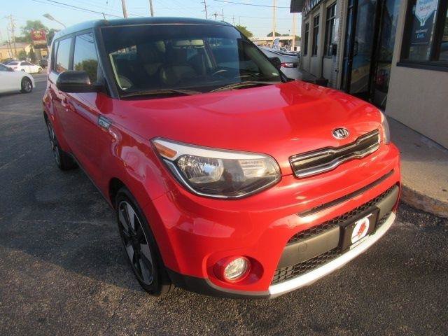 Used 2017 Kia Soul + w/ Designer's Package image 2