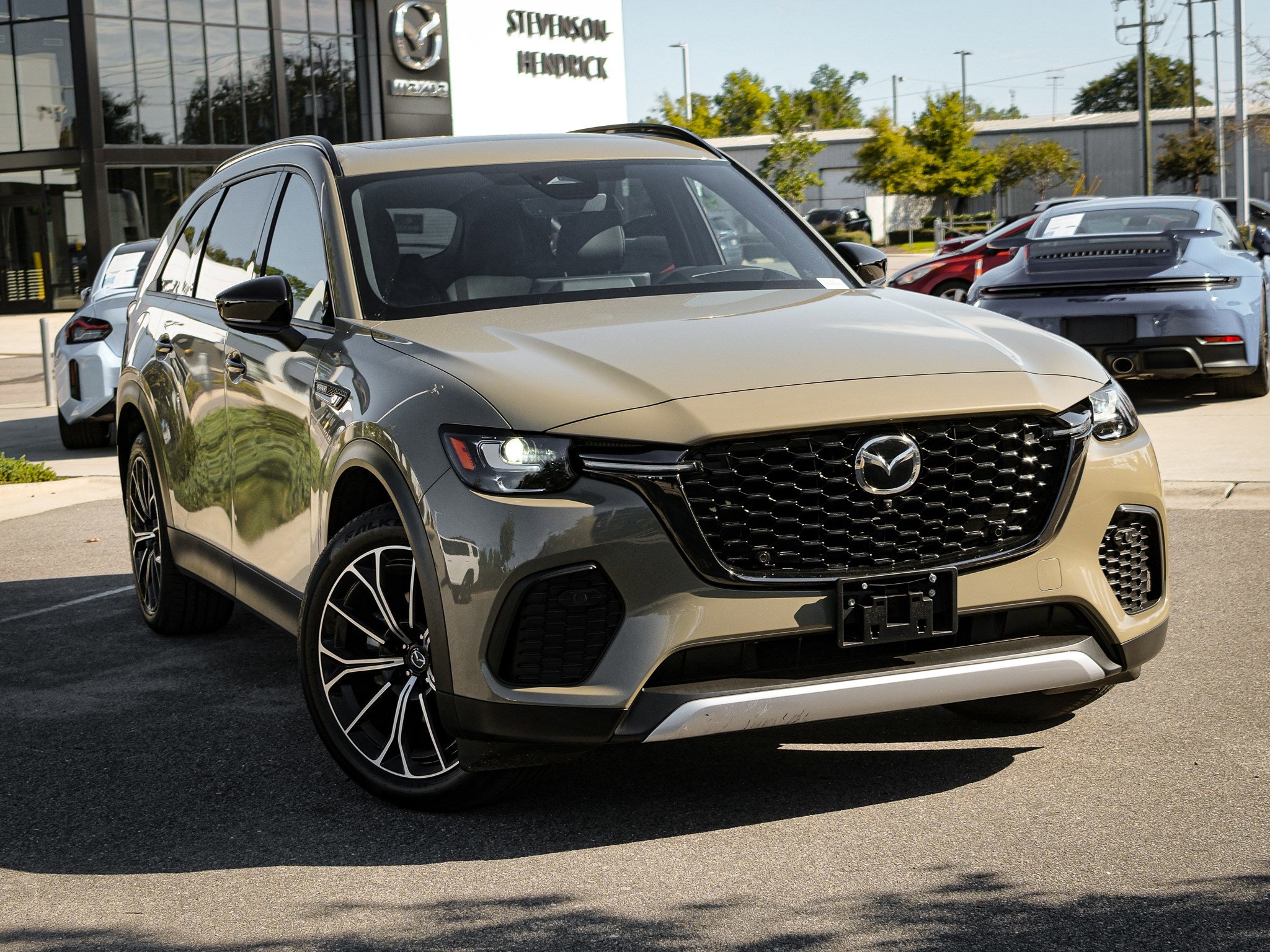 Used 2025 MAZDA CX-70 Plug-In Hybrid w/ Premium Plus image 2