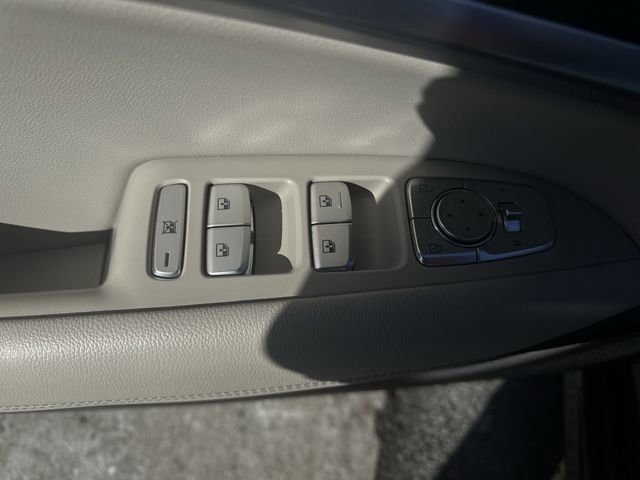 Used 2023 Genesis G70 2.0T AWD/4WD image 23