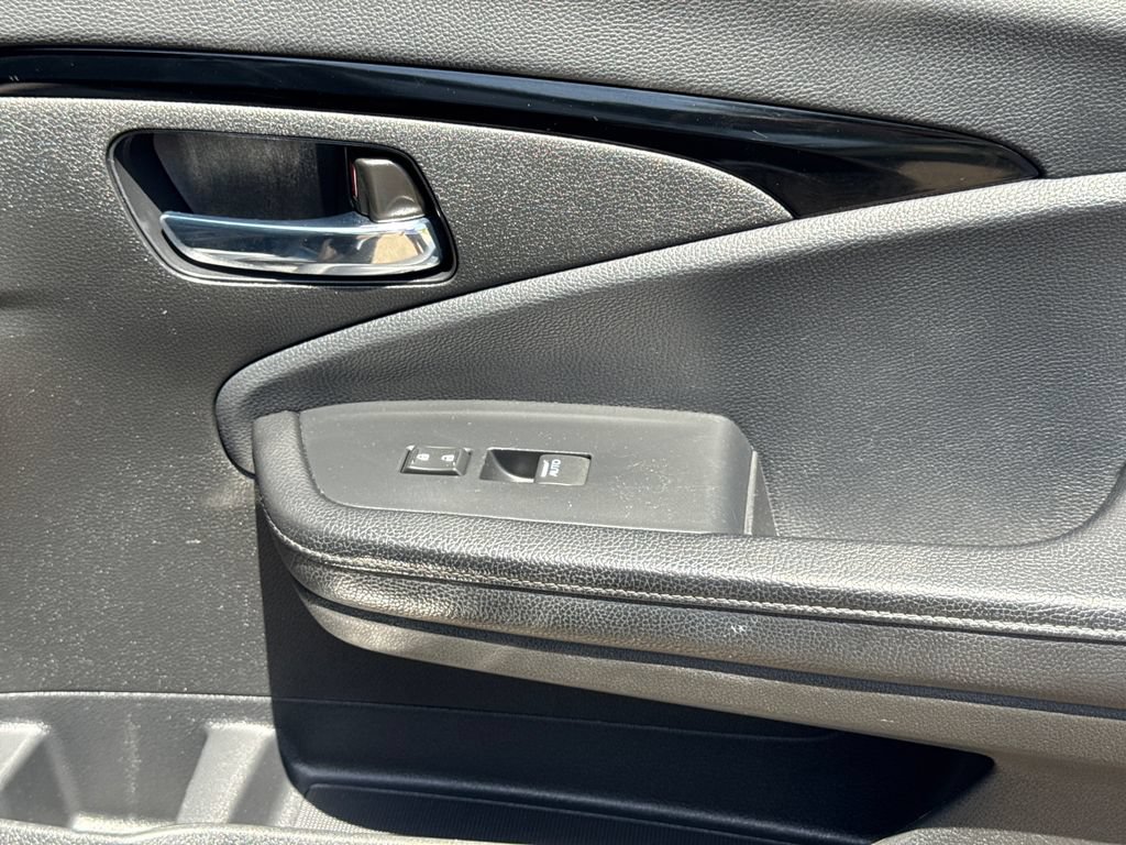 Used 2020 Honda Pilot Touring image 14