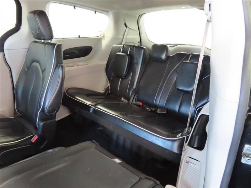 Used 2022 Chrysler Pacifica Limited image 18