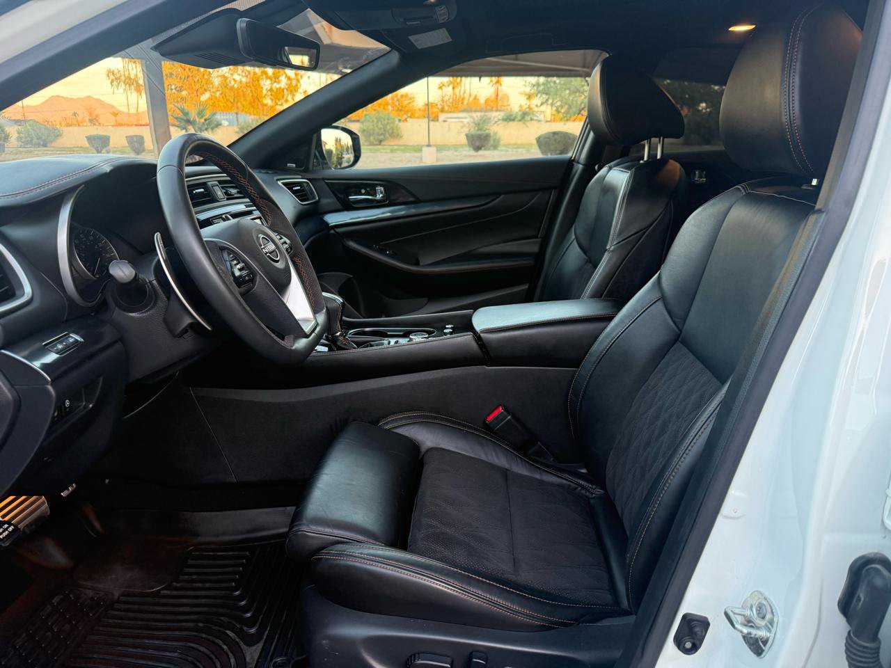 Used 2023 Nissan Maxima SR w/ Sport Mat Group FWD image 9