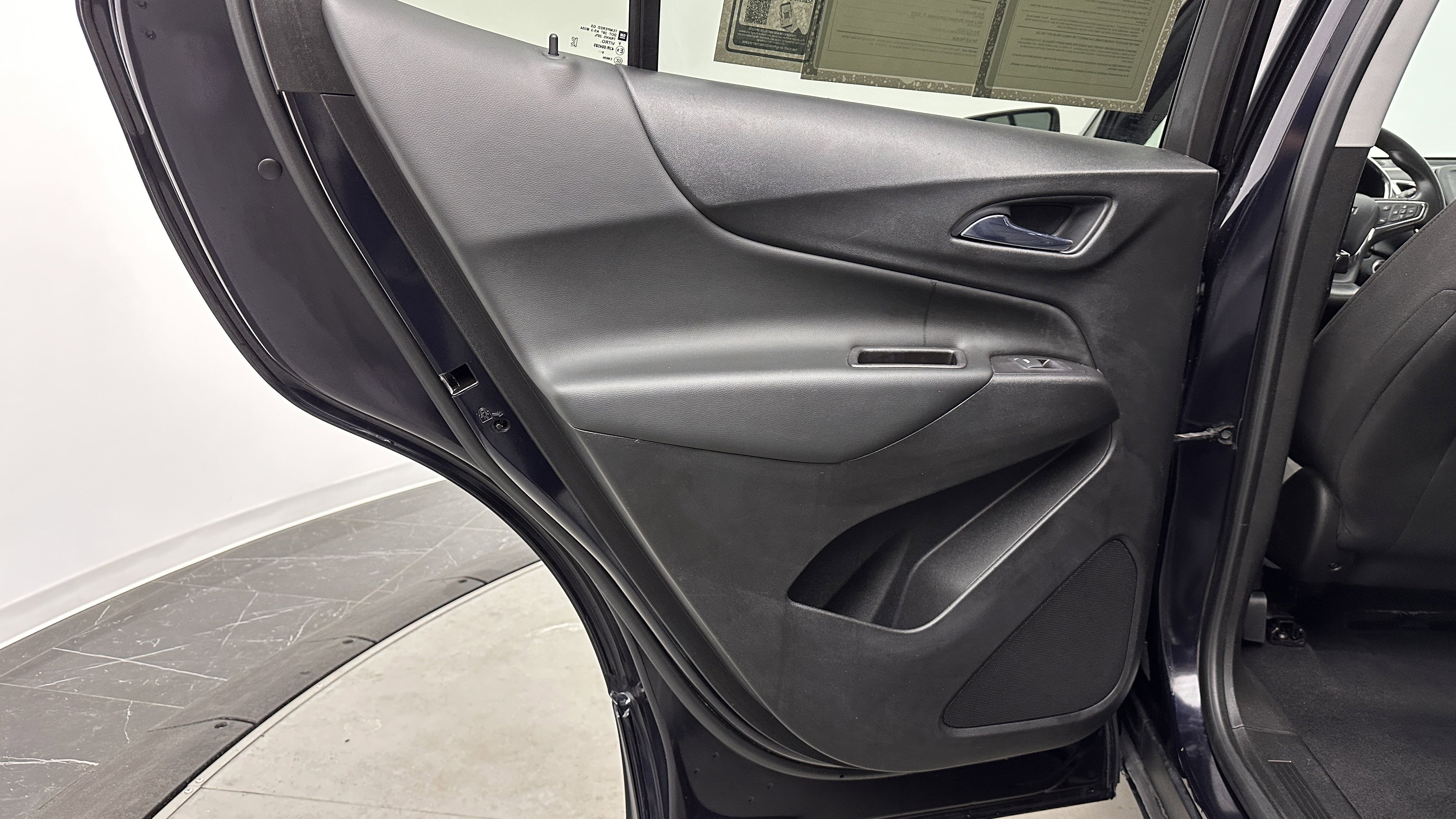 Used 2021 Chevrolet Equinox LT image 24