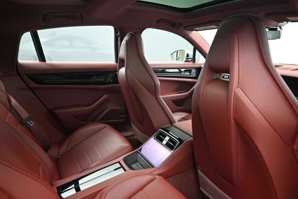Certified 2025 Porsche Panamera 4 AWD/4WD image 7