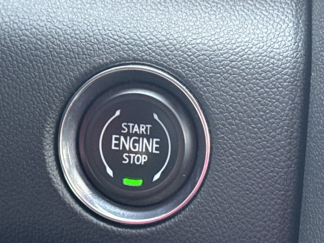 Certified 2025 GMC Acadia Elevation AWD/4WD image 17