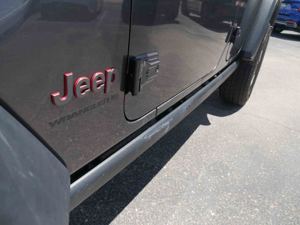 Used 2024 Jeep Wrangler Unlimited Rubicon AWD/4WD image 15
